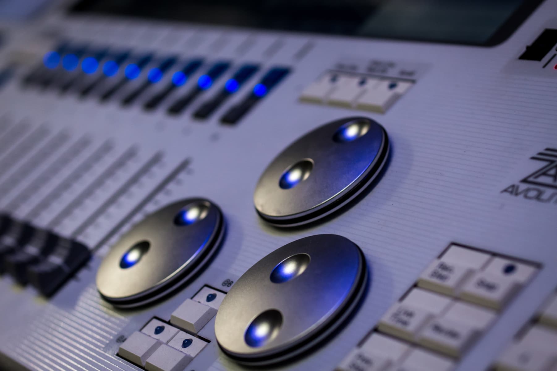 close up sound mixer 1 1