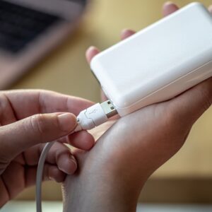 Adaptadores y cargadores inalámbricos para dispositivos móviles y portátiles